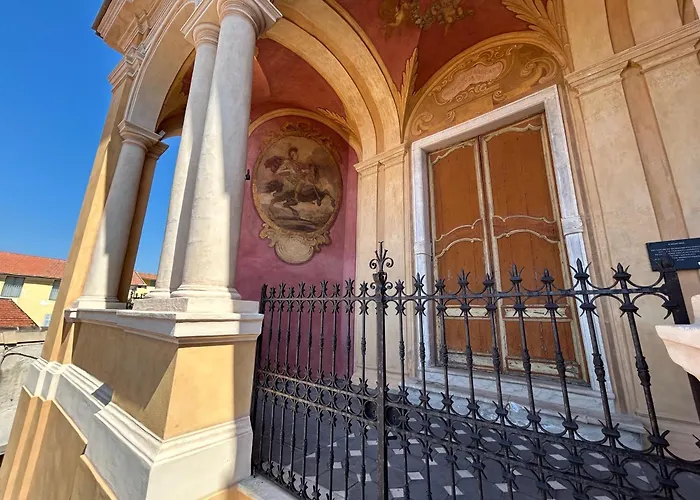 Napoleone Vintage House